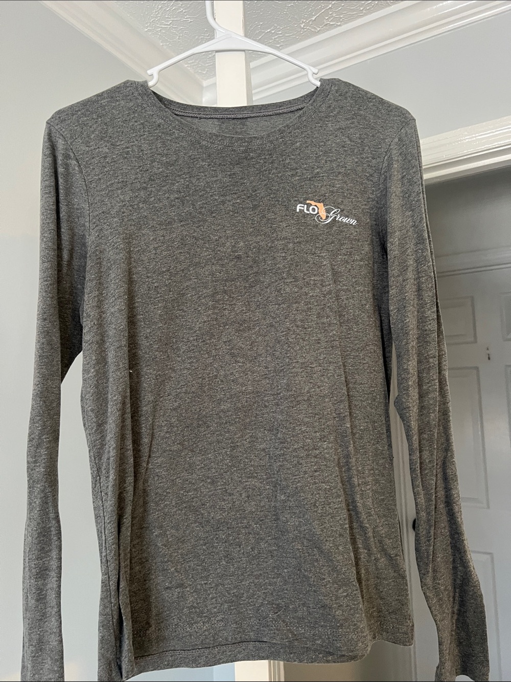 Women's Long-Sleeve Crewneck Tee - Heather Gray